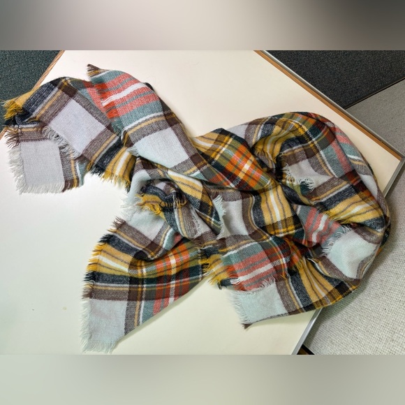 Plaid Blanket Scarf - Picture 3 of 3